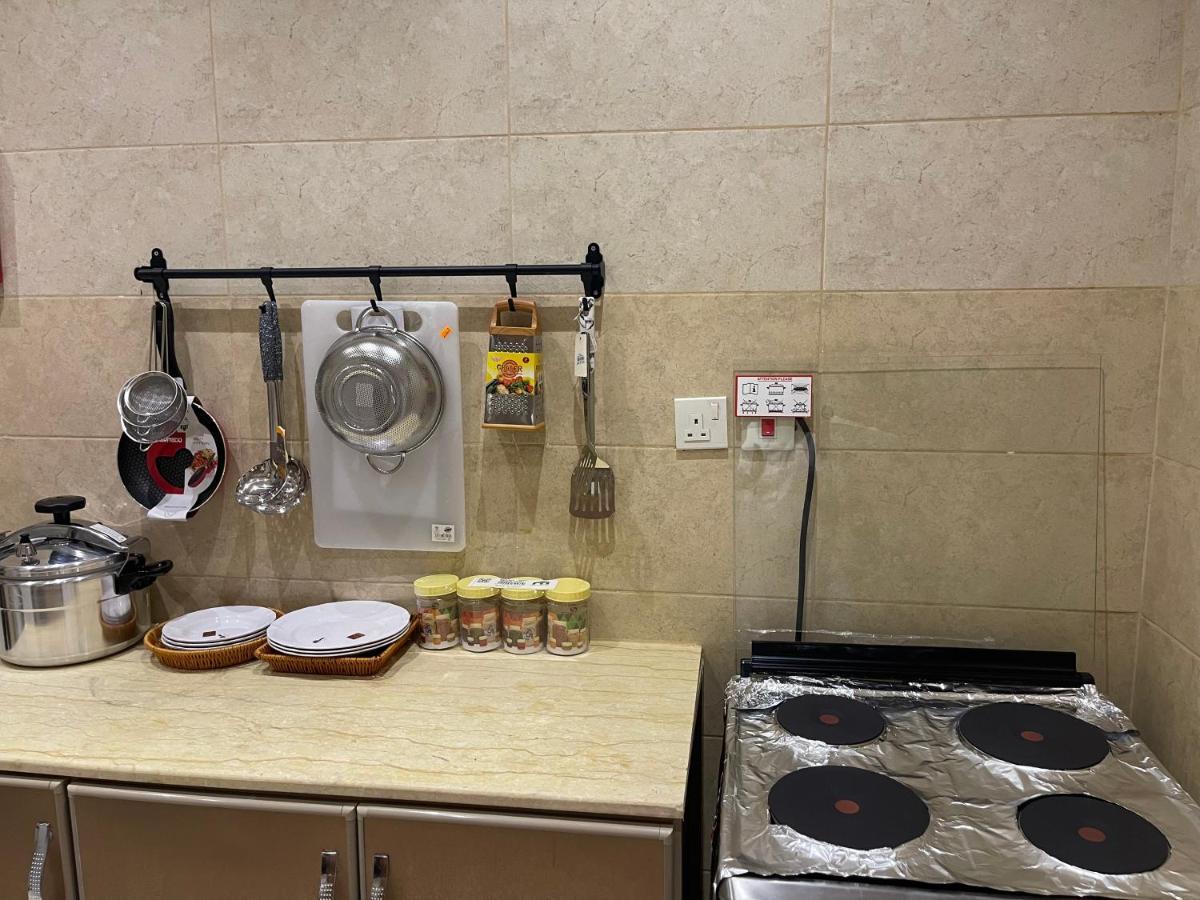 Al Bateel Furnished Apartments Riaad Buitenkant foto
