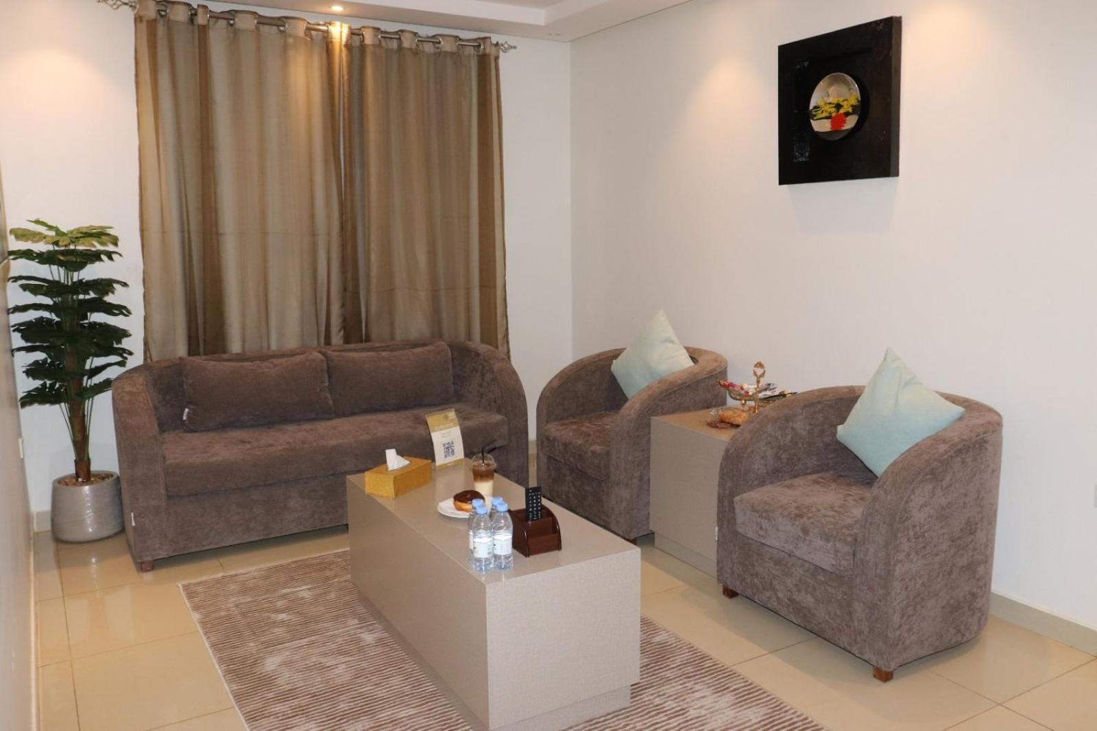 Al Bateel Furnished Apartments Riaad Buitenkant foto