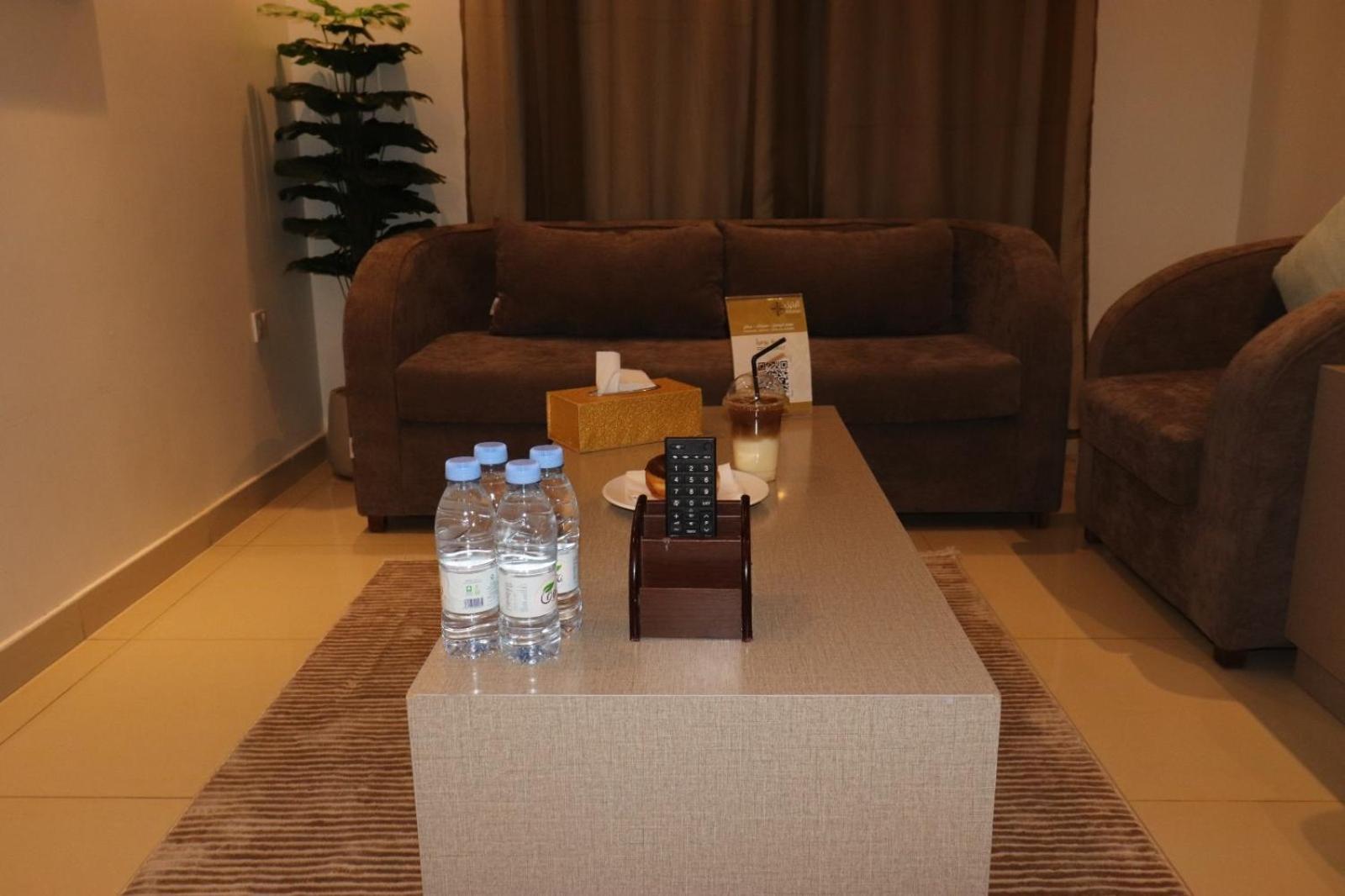 Al Bateel Furnished Apartments Riaad Buitenkant foto