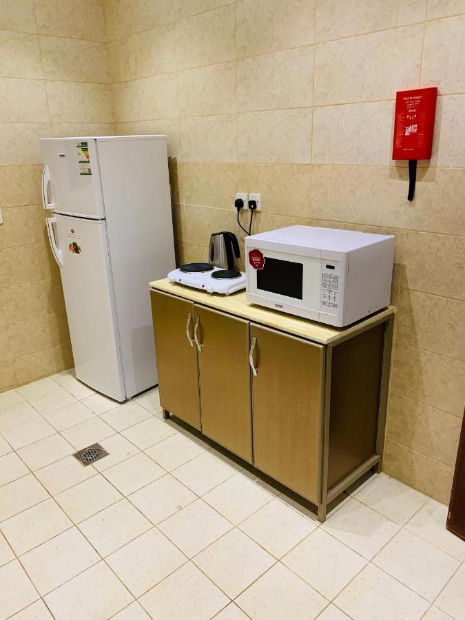 Al Bateel Furnished Apartments Riaad Buitenkant foto